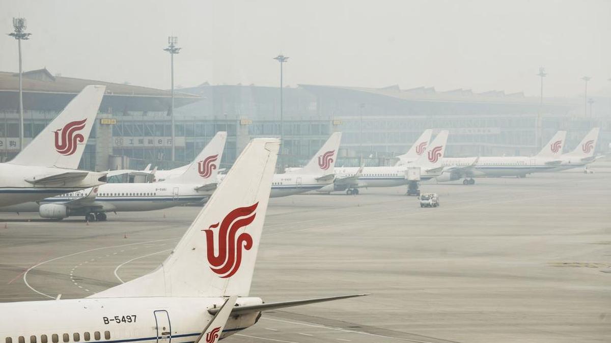 Aviones de Air China están estacionados en el Aeropuerto Internacional de Beijing el 6 de abril de 2017.
