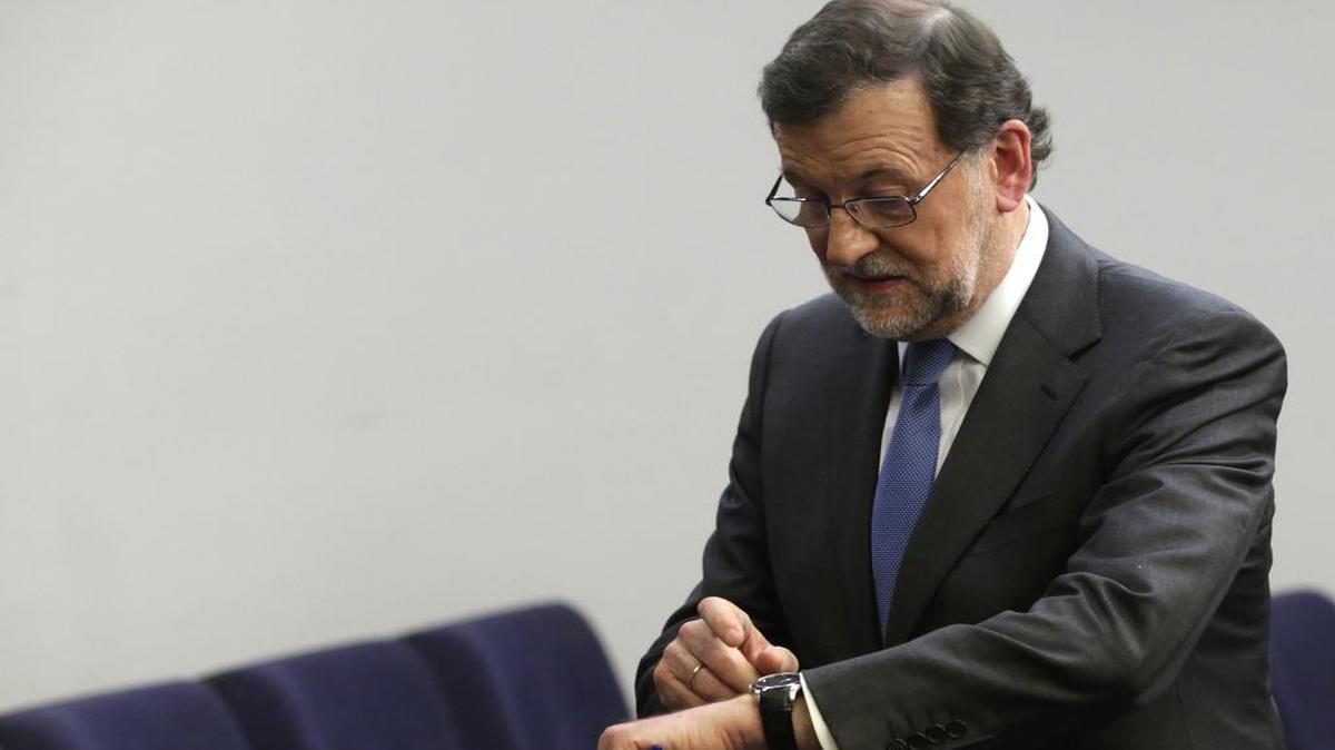 El presidente en funciones del gobierno español, Mariano Rajoy, durante una rueda de prensa el martes tras reunirse con el rey Felipe VI.