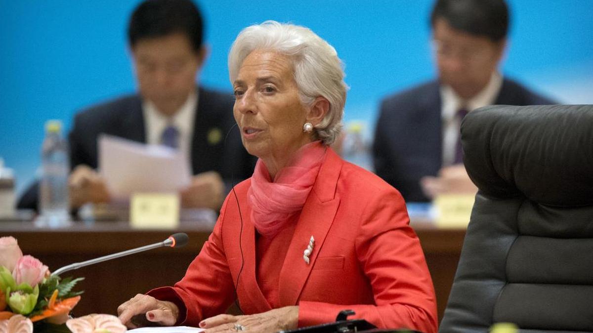 La directora del Fondo Internacional Monteario, Christine Lagarde, durante la 1+6 mesa redonda para promover el crecimiento de China y las economías globales en el Diaoyutai State Guesthouse en Pekín (China) el 21 de julio de 2016.
