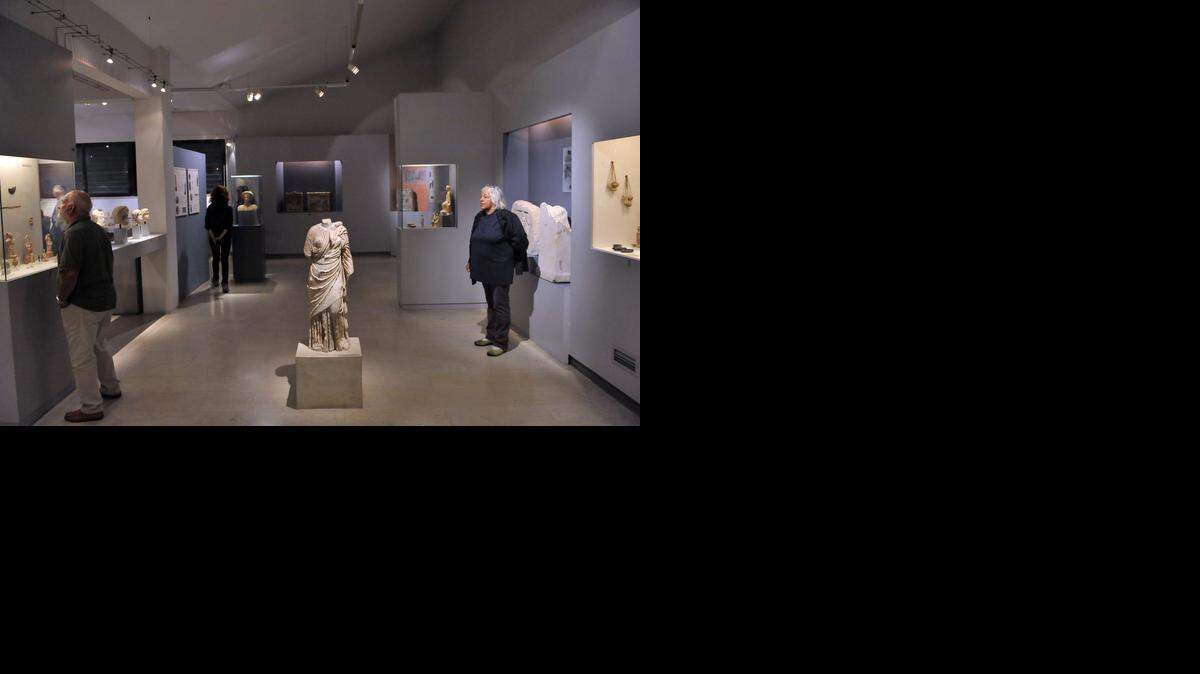 
Visitante en el Museo Aequeológico de Anfípolis, en el norte de Grecia. Después de los descubrimientos aproximadamente 400 personas visitan el museo cada día. 






