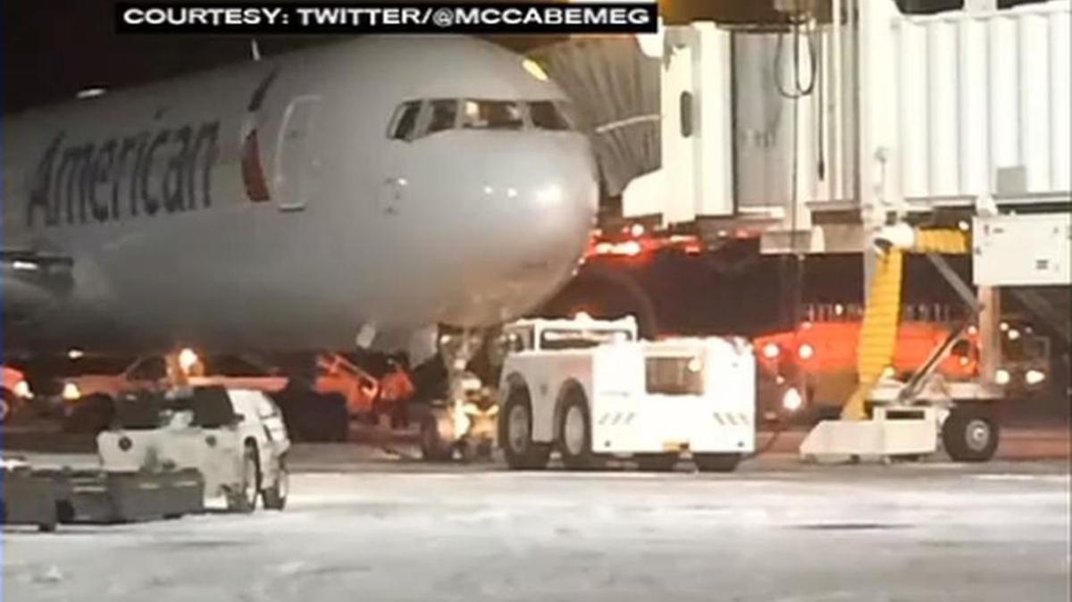 Un avión de American Airlines aterrizó de emergencia en San Juan de Terranova, Canadá, el domingo, cuando varios pasajeros resultaron heridos a causa de la turbulencia.