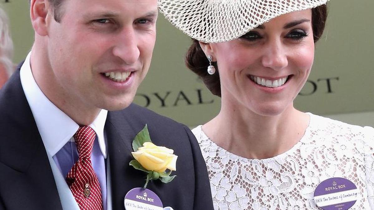 El príncipe Guillermo, duque de Cambridge, junto a la duquesa Catalina el miércoles en Ascot, Inglaterra.