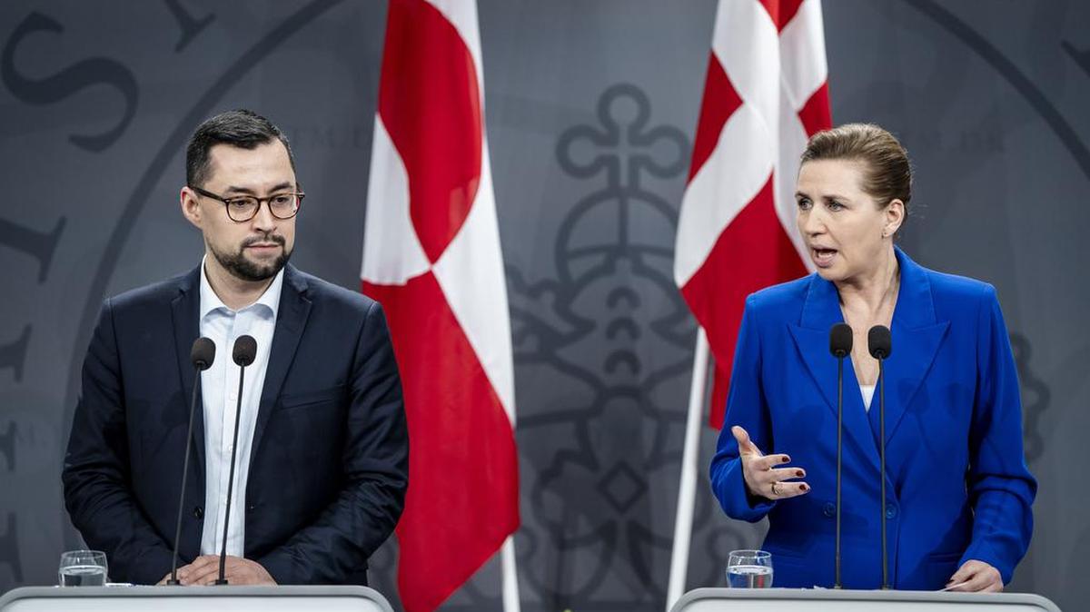 Conferencia de prensa con la Primera Ministra Mette Frederiksen y el Presidente del Naalakkersuisut Mute B. Egede en el Salón de los Espejos de la Oficina del Primer Ministro, en Christiansborg, Copenhague, el viernes 10 de enero de 2025.