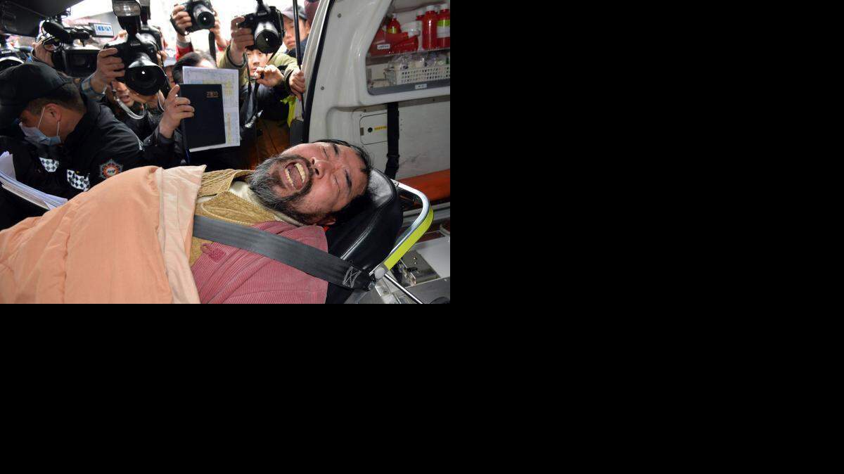 
La policía surcoreana acusó este viernes al agresor del embajador de Estados Unidos de intento de asesinato, mientras continuaba investigando sus posibles vínculos con Corea del Norte.
