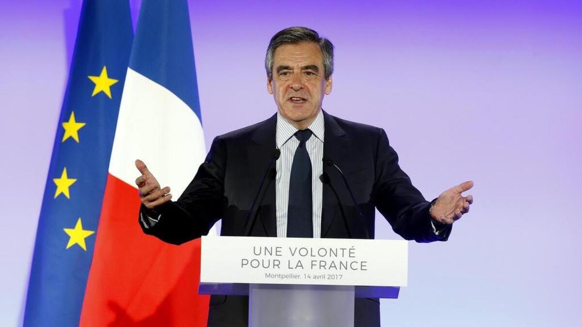 El candidato presidencial galo François Fillon da un discurso durante un mitin de campaña en Montpellier (Francia) el 14 de abril de 2017.