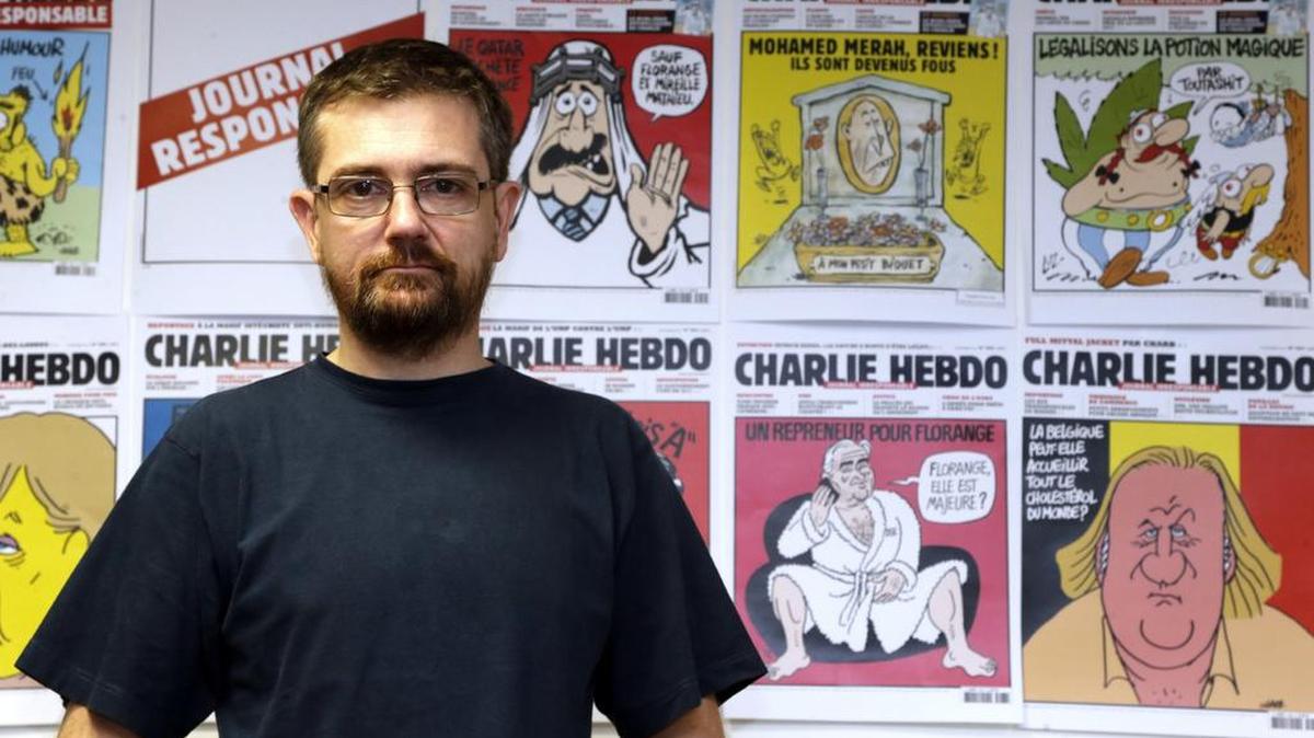Esta foto de archivo del editor del semanario satírico francés Charlie Hebdo, conocido sólo como Charb, posando en París. Stephane Charbonnier, alias Charb, murió el 7 de enero de 2015 a la edad de 47.