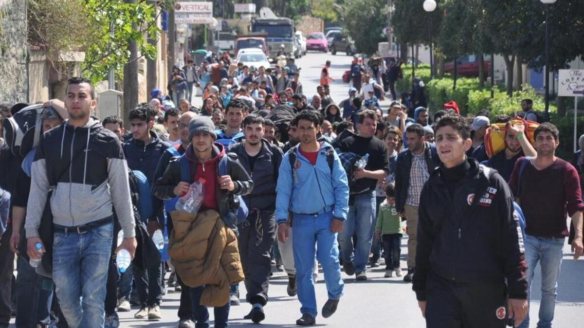 El Parlamento de Grecia aprobó el viernes la ley que reforma el proceso de demanda de asilo y regula la devolución de migrantes a los llamados “países seguros”, entre ellos la propia Turquía.