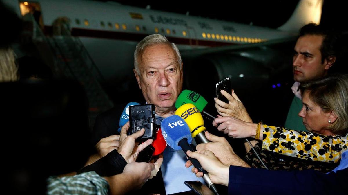 El ministro español de Asuntos Exteriores, José Manuel García-Margallo, aseguró que se está trabajando para repatriar a los dos policías españoles muertos en Kabul.