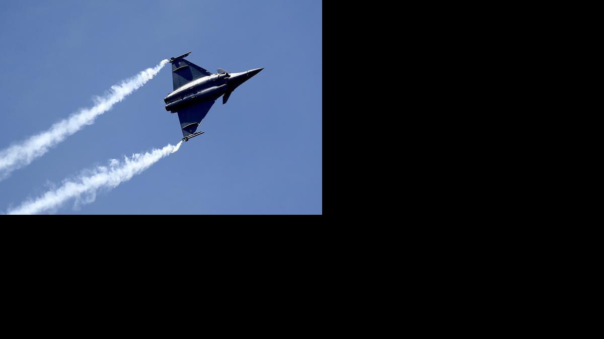 <cutline_leadin>La India</cutline_leadin> comprará 36 aviones de combate Rafale a Francia, anunció el viernes en París el primer ministro indio, Narendra Modi.