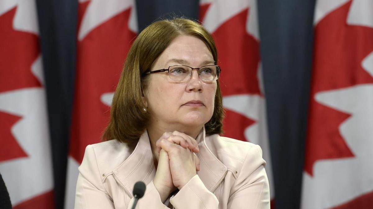 La ministra de Salud Jane Philpott anuncia cambios en la legalización de la marihuana durante una conferencia de prensa en Ottawa, el jueves 13 de abril de 2017.