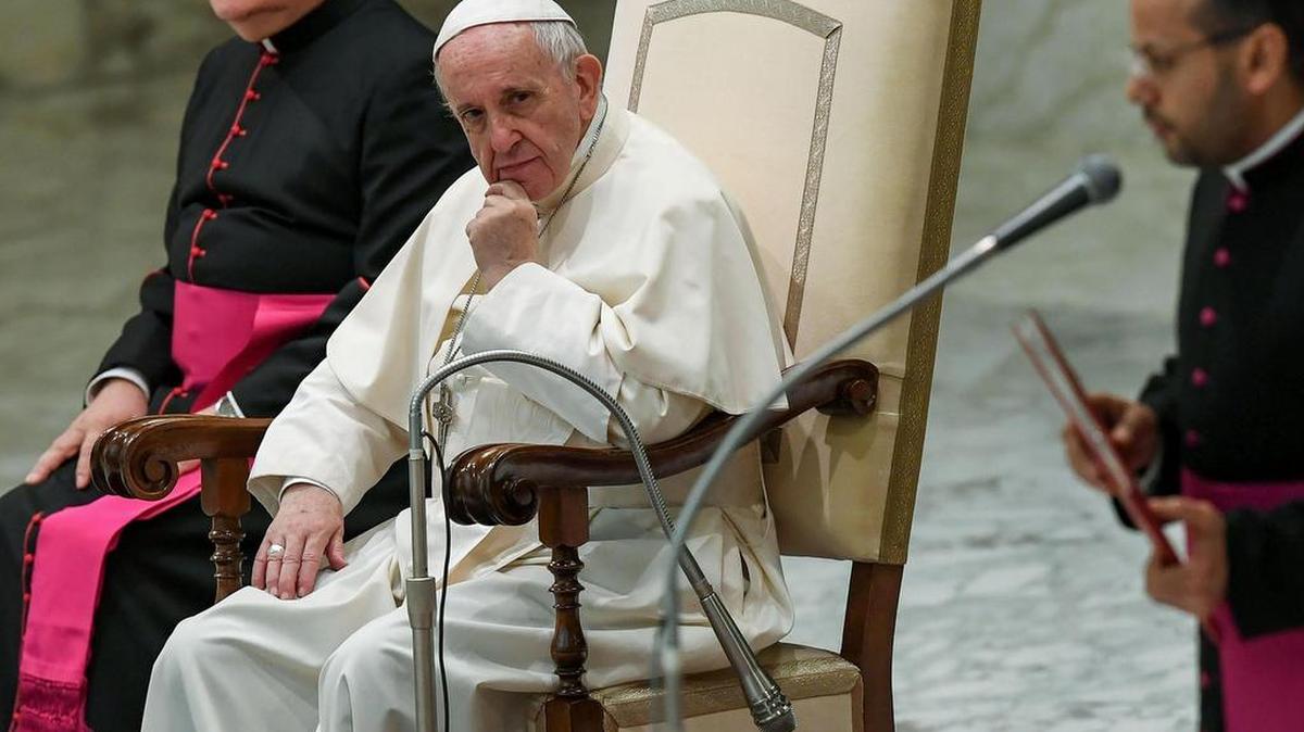 El papa Francisco preside la audiencia general de los miércoles en el aula Pablo VI del Vaticano, el 23 de agosto de 2017.