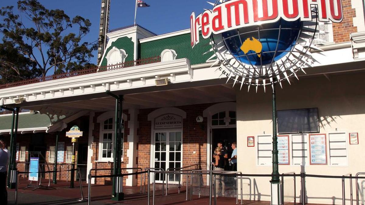 El martes dos hombres y dos mujeres perdieron la vida en la atracción llamada “Thunder River Rapids” del parque Dreamworld.