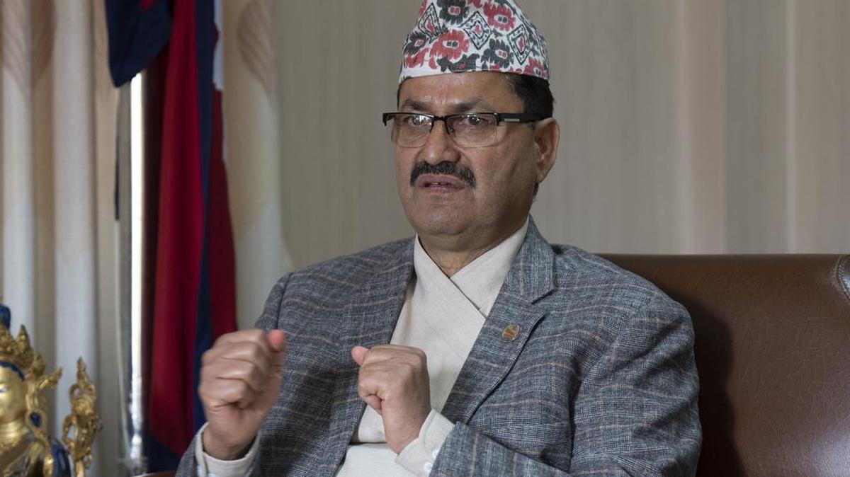 El ministro de exteriores de Nepal Narayan Prakash Saud en entrevista con AP en Katmandú, Nepal, el 25 de enero de 2024.