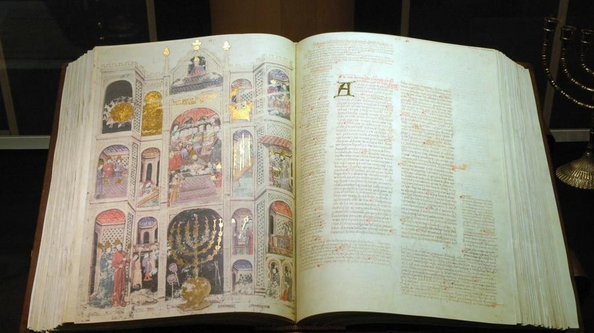 Imagen de la Biblia del Alba, una de las piezas más destacadas de los sefardíes.