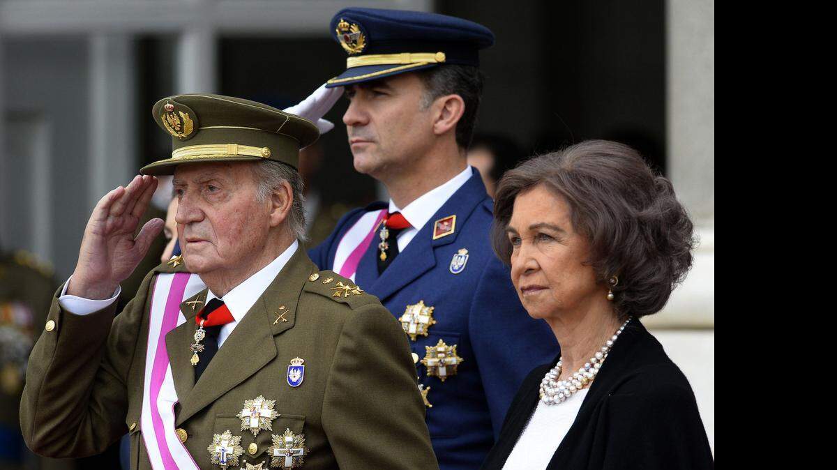 <cutline_leadin>La obra</cutline_leadin> de Ana Romero, especialista de la familia real, relata la “doble vida” del monarca de 77 años que mantuvo durante diez años “una relación de pareja” con la aristócrata alemana Corinna zu Sayn-Wittgenstein.