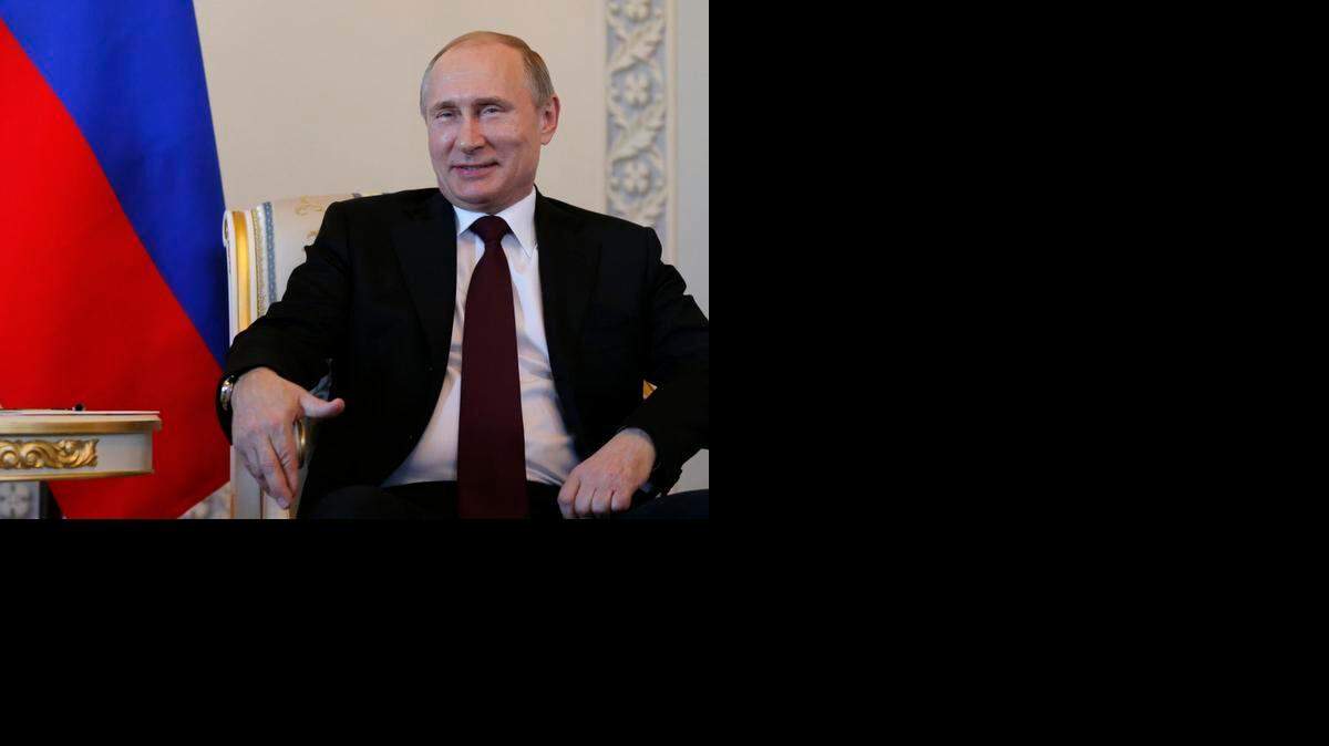 
El presidente ruso, Vladimir Putin, reapareció en público este lunes tras una inhabitual ausencia de 10 días, y rechazó con ironía los “rumores”.
