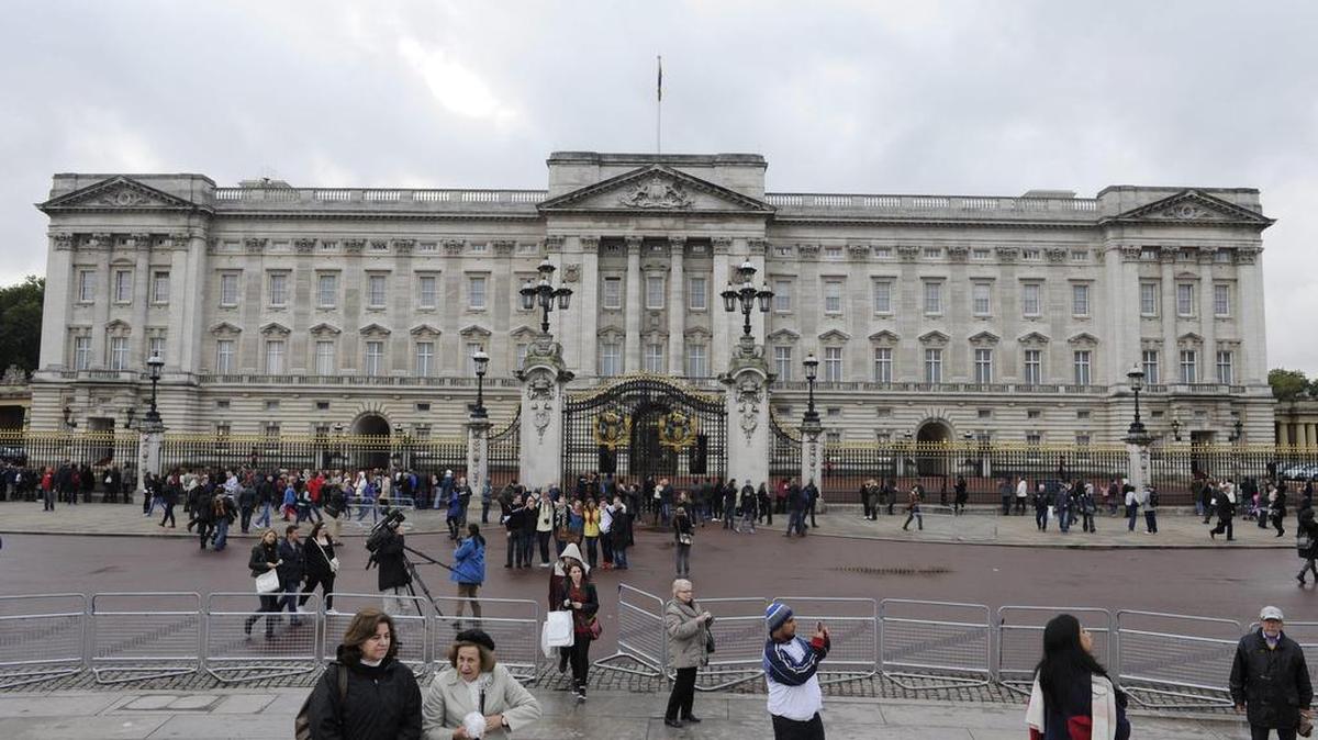 Fotografía de archivo fechada el 14 de octubre de 2013 que muestra el Palacio de Buckingham en Londres, Reino Unido.