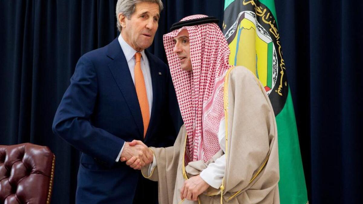Irán sigue siendo el líder mundial en apoyo al terrorismo”, dijo de entrada el canciller saudita, Adel al Jubeir (der.), en una breve declaración a la prensa junto con John Kerry.