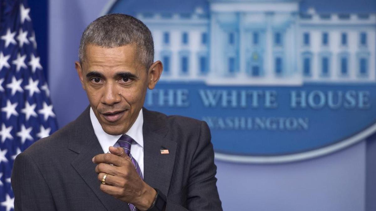 El presidente de Estados Unidos Barack Obama habla, el jueves 28 de abril de 2016, en la Casa Blanca ante un grupo de estudiantes que participarán en el Día del Reportero en el Brady Press Briefing Room en Washington (Estados Unidos).