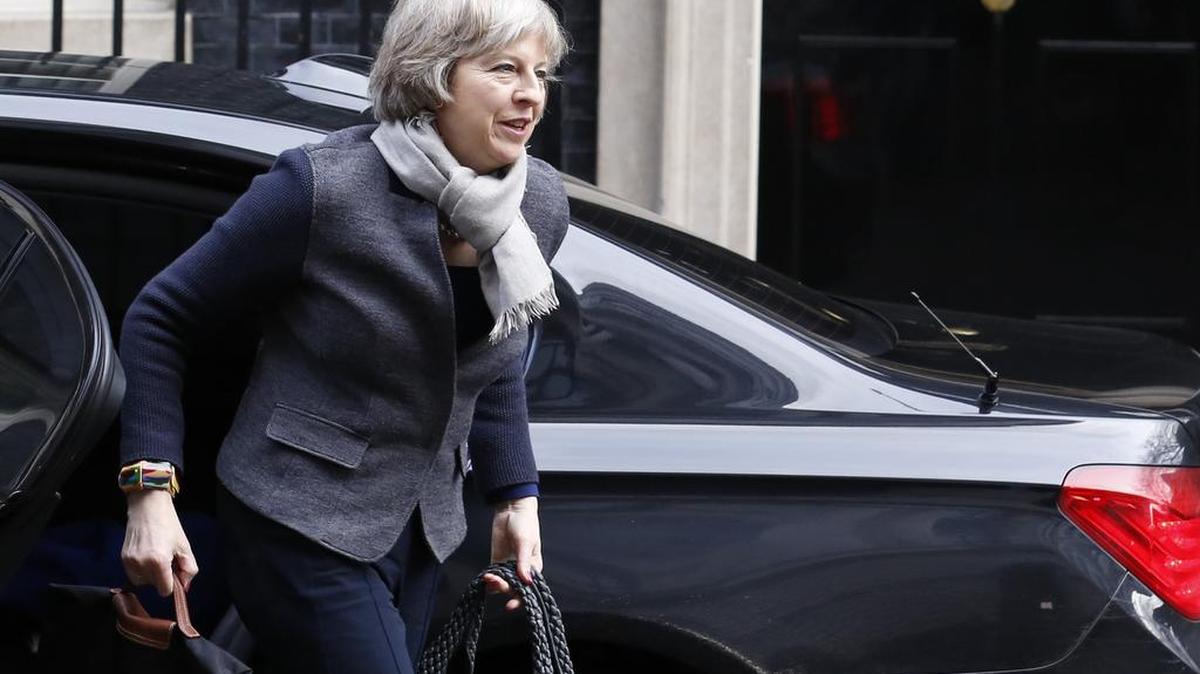 La ministra británica de Interior, Theresa May, rehusó hacer comentarios sobre “cuestiones específicas de seguridad nacional”.