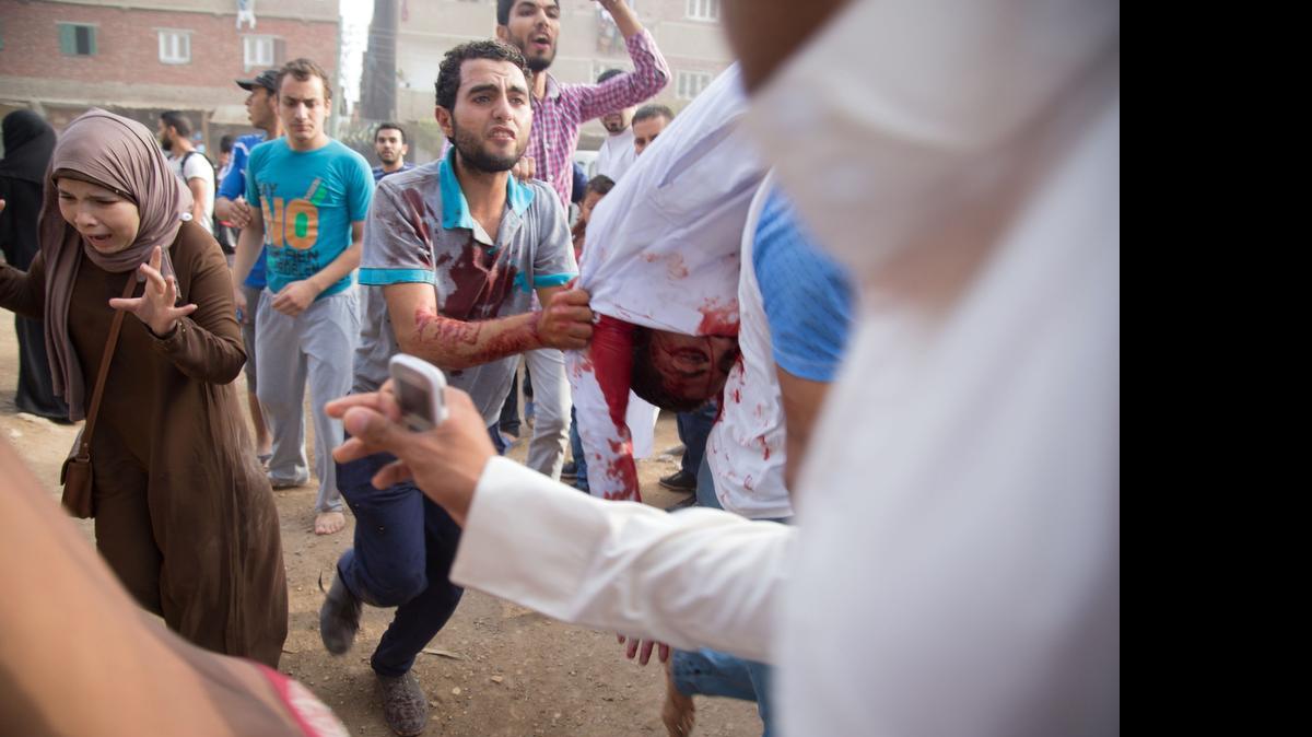 
Al menos seis personas murieron este viernes en enfrentamientos entre la policía y manifestantes proislamistas en El Cairo, informó el ministerio de Salud egipcio, sin precisar la identidad de las víctimas.
