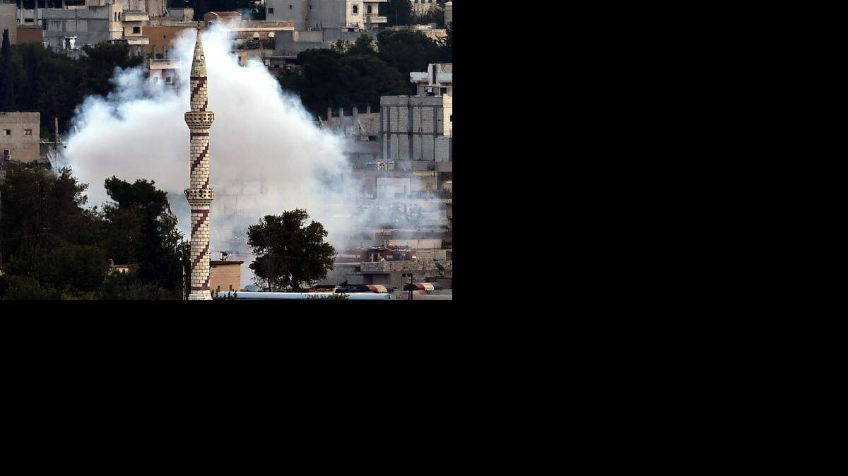 <cutline_leadin>EEUU</cutline_leadin><cutline_leadin> anuncio</cutline_leadin> que bombardeó posiciones del EI alrededor de Kobane catorce veces en dos días.