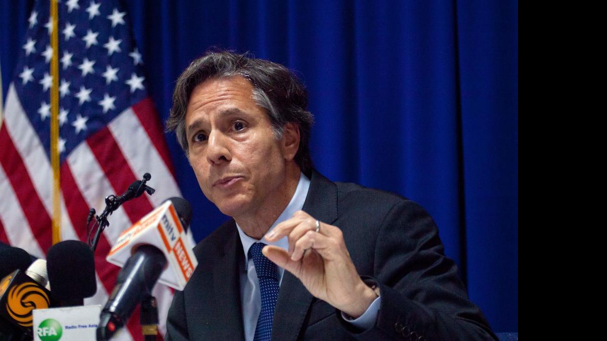 
El subsecretario de Estado de EEUU, Antony Blinken, afirmó en un encuentro con el Comité Judío-Americano en Washington que las obligaciones que adquirirá Irán en caso de llegar a un acuerdo “continuarán a perpetuidad”.
