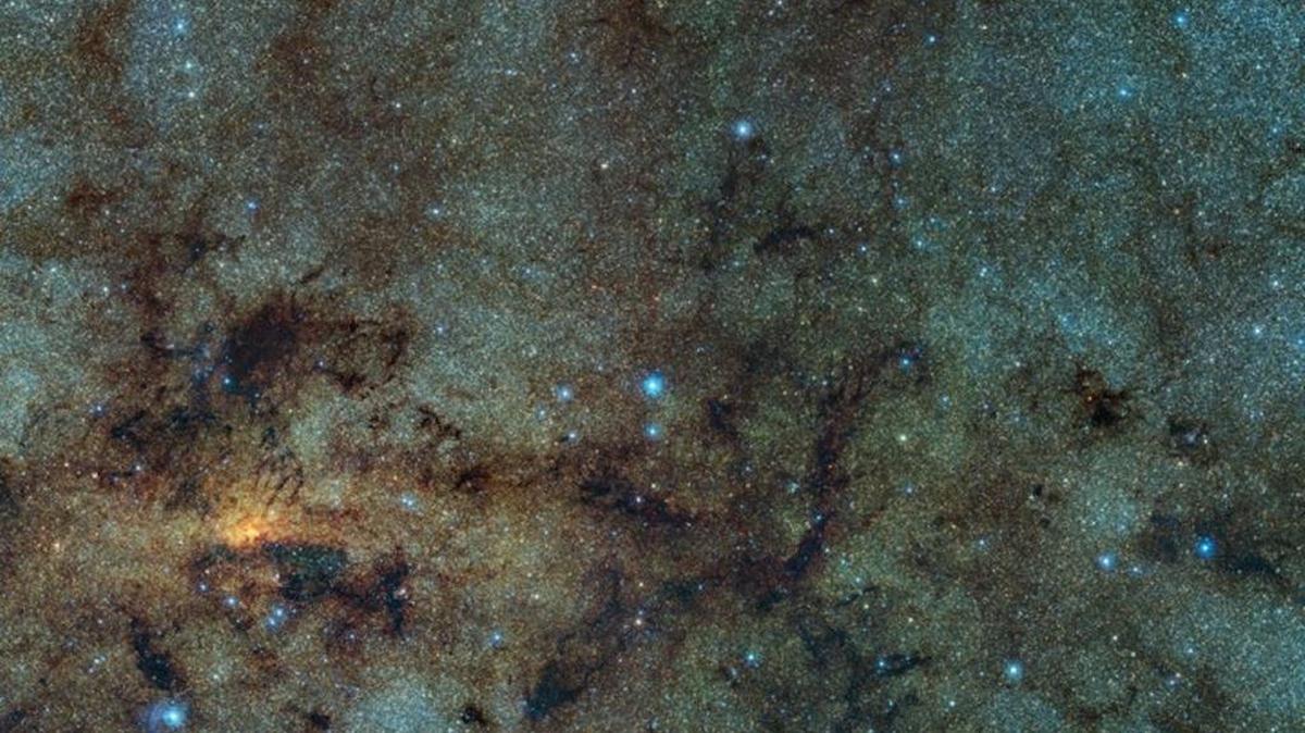 El Observatorio Espacial Europeo (ESO por sus siglas en inglés) y su telescopio VISTA han descubierto unas antiguas estrellas que creen son sobrevivientes de la formación del universo.