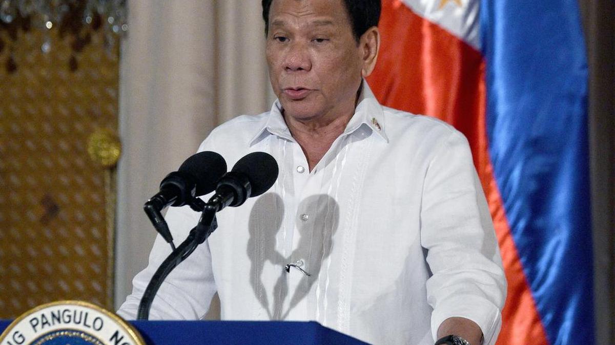 El presidente de Filipinas, Rodrigo Duterte, ofrece una rueda de prensa el 6 agosto durante la ceremonia de presentación de la Ley Orgánica de Bangsamoro en el palacio presidencial en Manila, Filipinas.