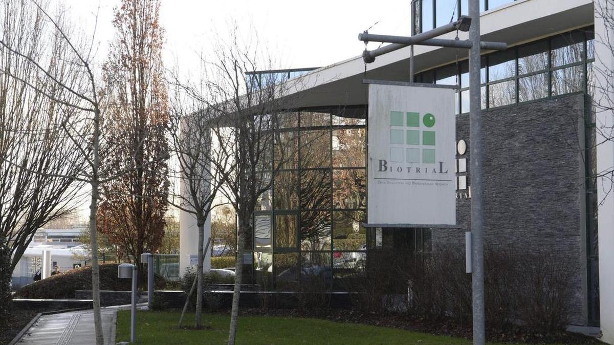 El edificio de los laboratorios Biotral en Rennes, Francia, en una imagen de este viernes.