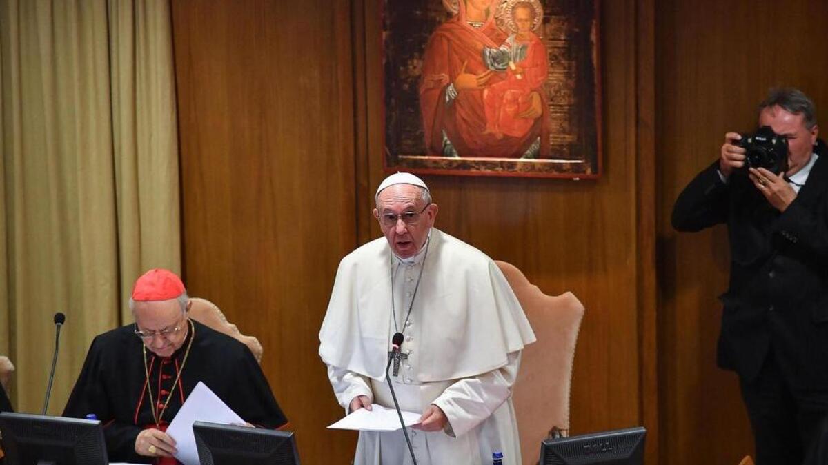 El papa Francisco interviene durante la reunión del Sínodo celebrada en Ciudad del Vaticano, el 3 de octubre del 2018.
