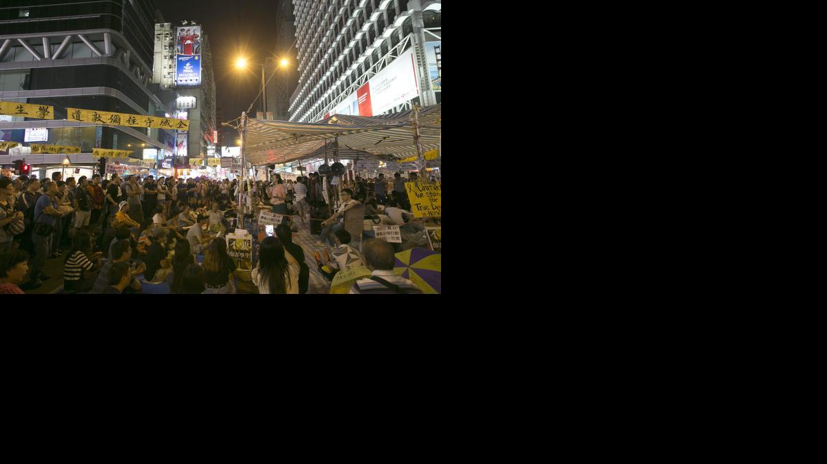 <cutline_leadin>Estudiantes y</cutline_leadin> activistas siguen estancados con el gobierno, el cual suspendió las negociaciones y pidió a los manifestantes retirarse de las calles.