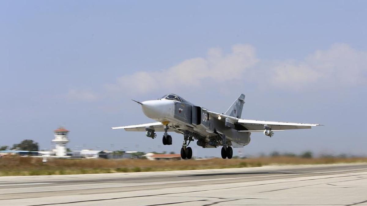 El subjefe del Estado Mayor del Ejército ruso, Andréi Kartapólov, dijo a medios locales que “los bombardeos aéreos de la aviación rusa han permitido a las fuerzas gubernamentales sirias pasar a la ofensiva.