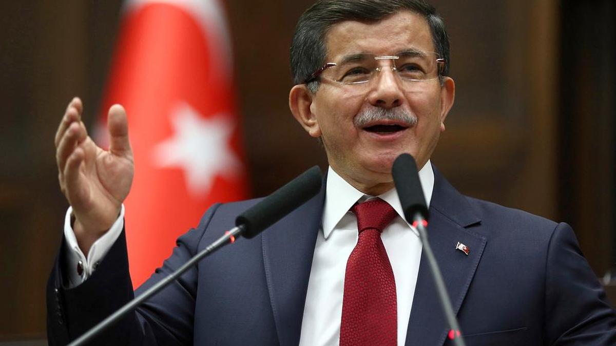 Davutoglu no precisó qué contramedidas baraja su Gobierno y subrayó que está abierto a dialogar con Moscú en cualquier momento para evitar una escalada de la situación.