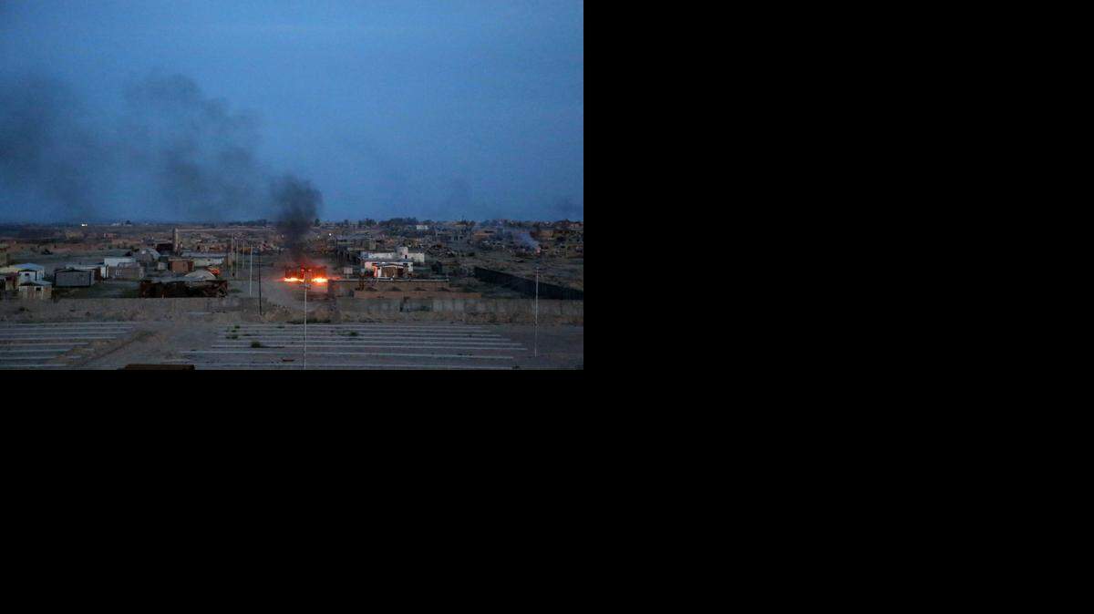 <cutline_leadin>La gran</cutline_leadin> ofensiva de las fuerzas iraquíes para arrebatar Tikrit al Estado Islámico se vio detenida este martes, debido a que la ciudad está plagada de bombas.<252>