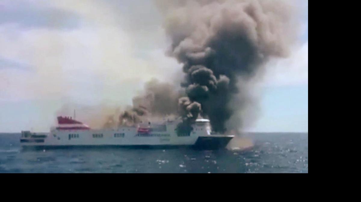 
Un total de 150 ocupantes evacuados en botes salvavidas, entre ellos un bebé, fueron trasladados al “Puglia”, un ferry de otra compañía desviado a la zona, que los trasladó al puerto de Mallorca.
