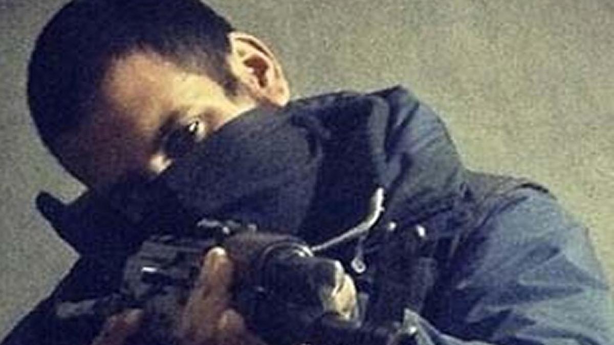 Aunque se protegió tras su pequeño hijastro, Hussain fue alcanzado por un drone en Raqa, Siria en el 2015.