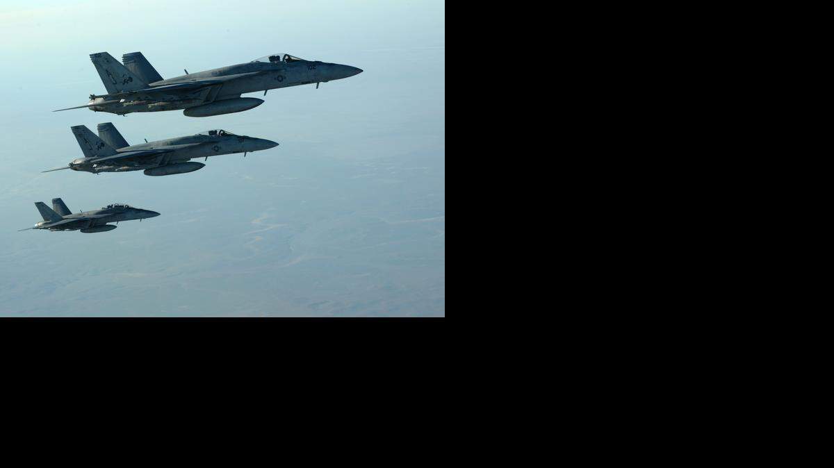 
Las fuerzas iraquíes avanzaban el domingo con prudencia en una Tikrit sembrada de bombas dejadas por el grupo Estado Islámico (EI), mientras un alto mando solicitaba el apoyo aéreo de la coalición internacional. 
