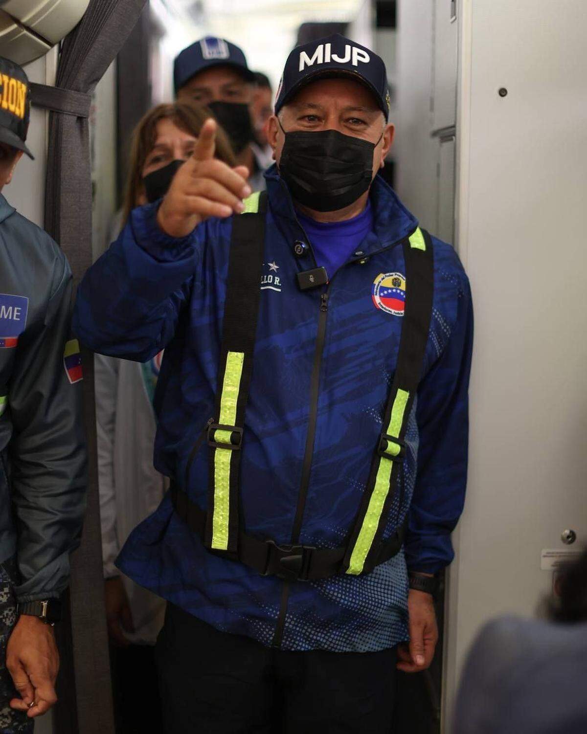 28 de marzo de 2025 - El ministro del Interior, Diosdado Cabello, recibió la madrugada del viernes a los 178 migrantes deportados de EE.UU. al aterrizar en Venezuela.