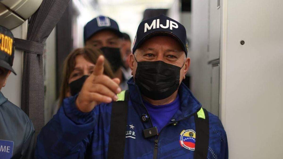 Venezuelan Interior Minister Diosdado Cabello welcomed 178 migrants deported from the U.S. in March.