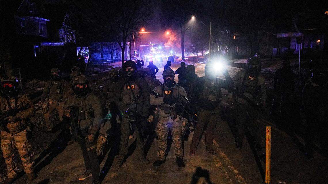 De perseguir inmigrantes a ser arrestado: agente de ICE enfrenta cargos por tiroteo a venezolano