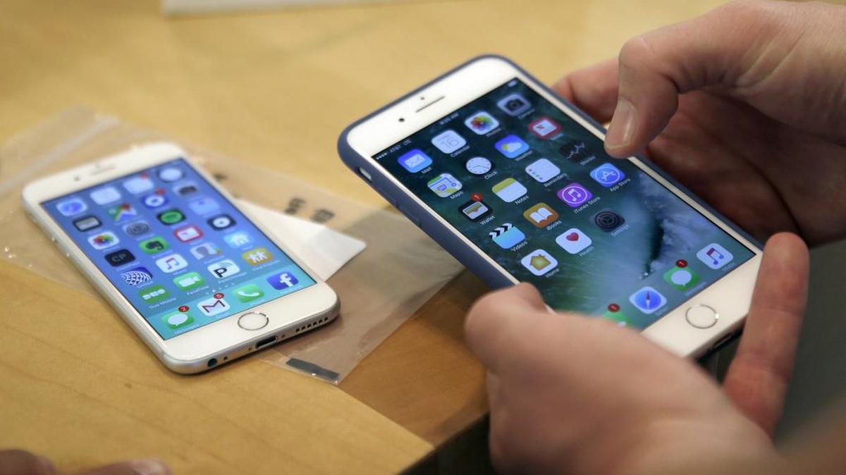 El análisis encontró que los adolescentes más alegres usan los medios digitales “un poco menos de una hora por día”, pero pasada una hora, la insatisfacción crece.