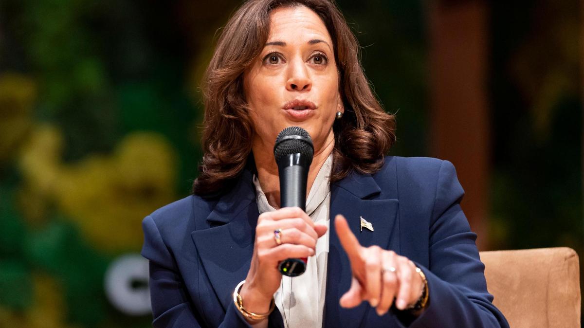 La vicepresidenta Kamala Harris habla durante la conferencia Aspen Ideas: Climate en el New World Center el miércoles 8 de marzo de 2023 en Miami Beach, Florida.