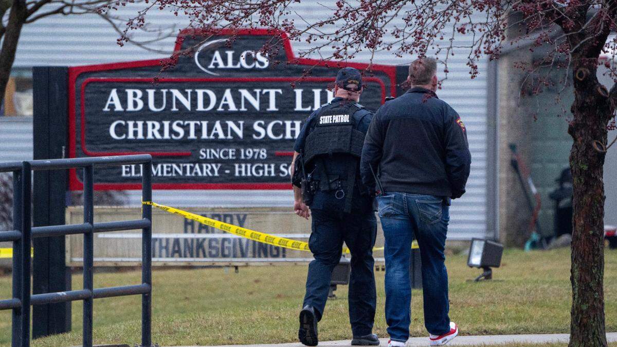 Las autoridades se encuentran en la escuela cristiana Abundant Life en Madison donde murieron tres personas y hubo al menos seis heridos tras un tiroteo.