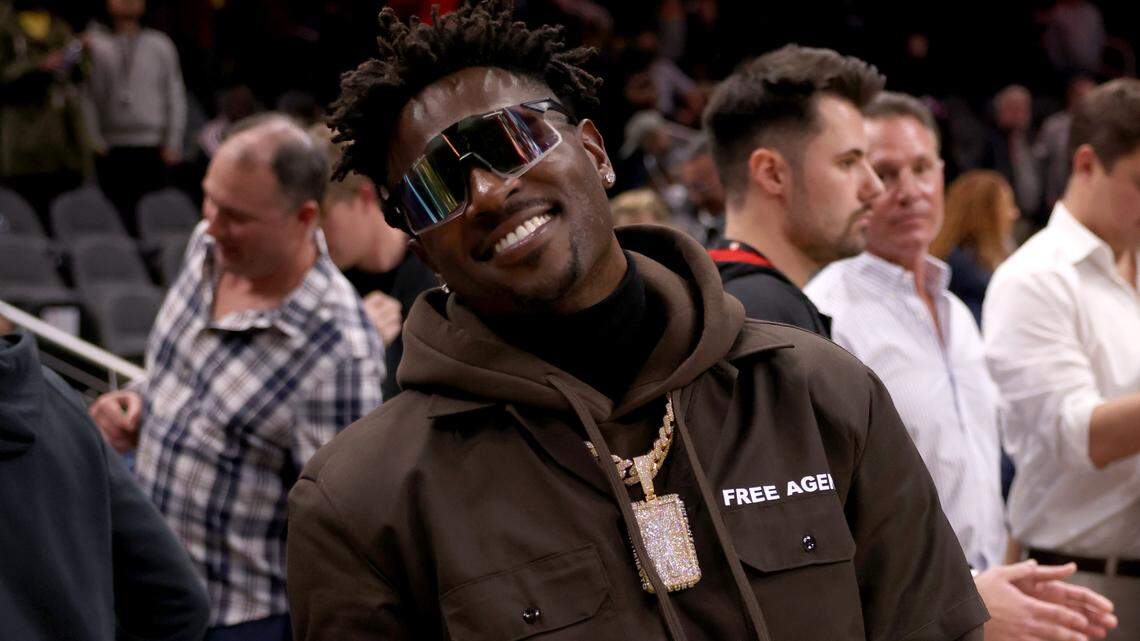 More than a month after a Miami-Dade judge signed an arrest warrant for former NFL star Antonio Brown, saying he tried to shoot someone outside a celebrity boxing event in Little Haiti, the former all pro has not been taken into custody. Miami Police are not saying what they’re doing to bring him back.