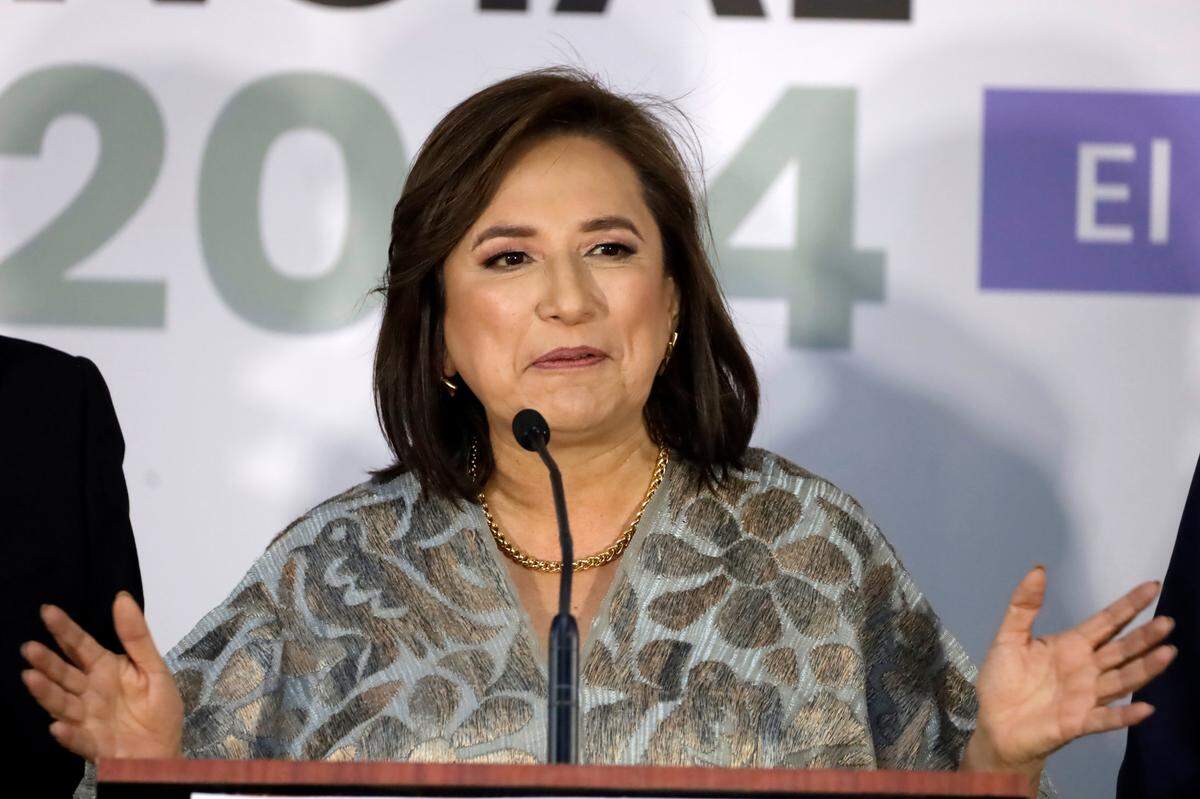 La candidato presidencial opositora Xóchitl Gálvez ha criticado el apoyo que el presidente mexicano Andrés Manuel López Obrador le ha dado a Cuba y Venezuela. En la foto, Gálvez da un discurso en la Ciudad de México, el 28 de abril de 2024.