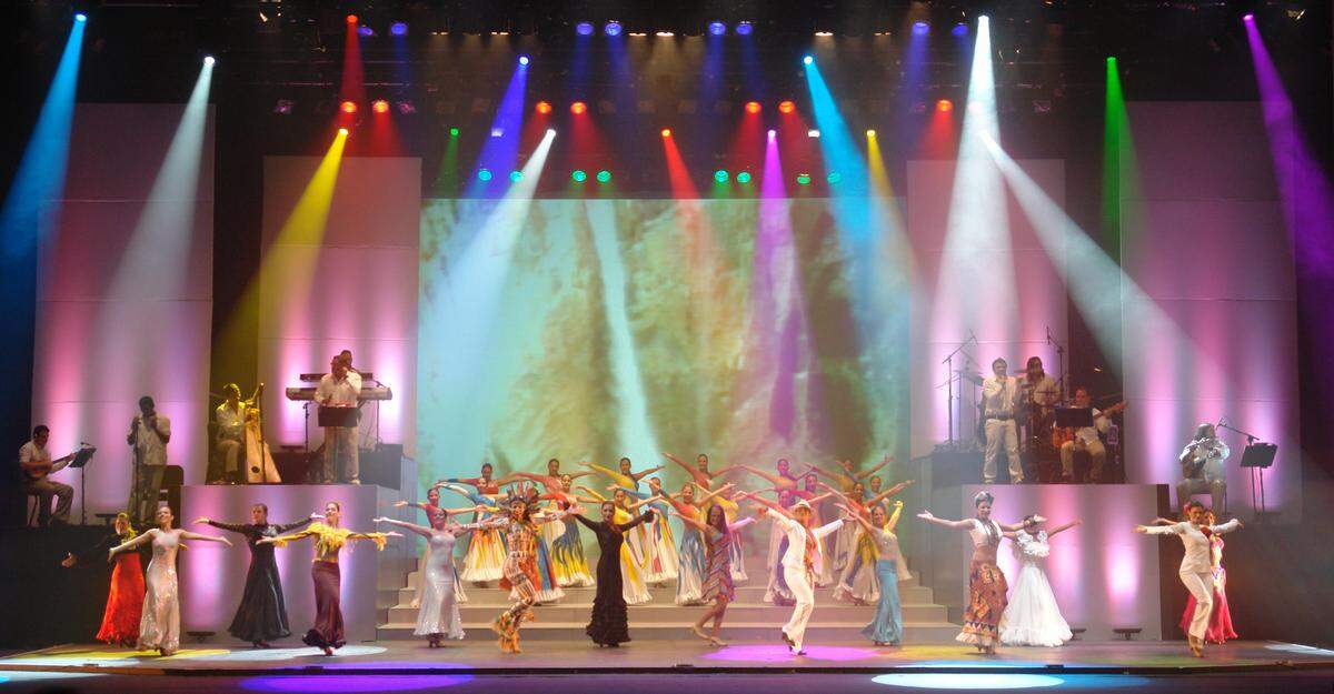 ‘¡América Viva!’ cuenta con más de 25 artistas en escena.