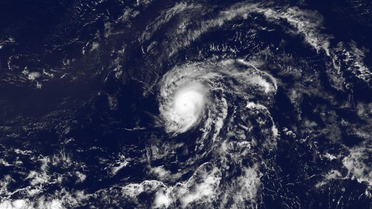 
Imagen satelital suministrada el jueves 20 de agosto de 2015, por la Agencia Oceanográfica y Atmosférica (NOAA) que muestra al huracán Danny convertido en el primer huracán de la temporada en la cuenca atlántica. 
