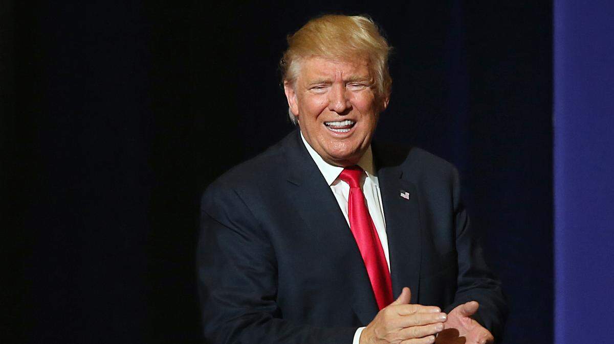 ARCHIVO - Donald J. Trump durante un mitin el jueves 13 de octubre de 2016 en el South Florida Fair & Expo Center en West Palm Beach, Florida.