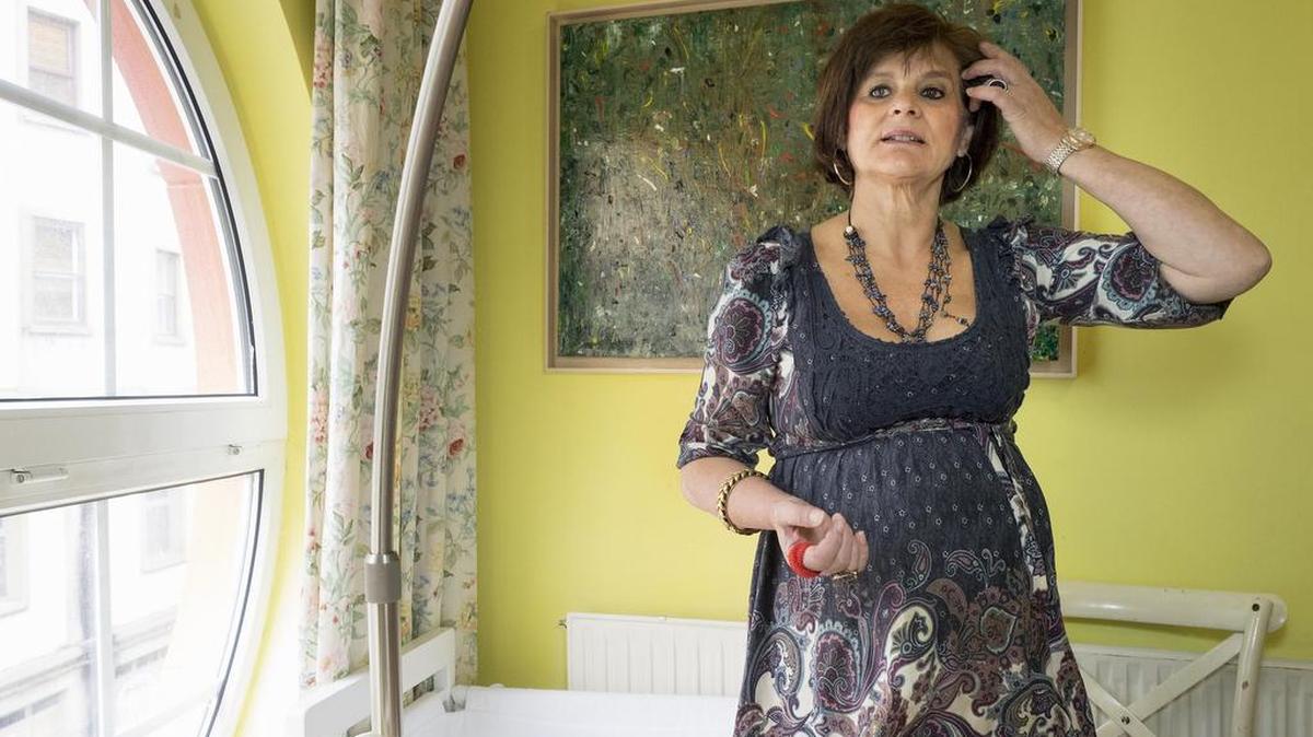 La médica lucense Lina Álvarez, de 62 años, que va a ser madre veinte años después de haber pasado por la menopausia, habla a Efe con 'ilusión' de su próximo parto, que tendrá lugar 'a mediados de octubre' y será mediante 'una cesárea programada', precisamente para 'evitar riesgos' asociados a la edad.